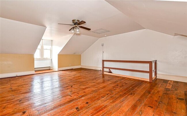 Building Photo - 617 Avery St