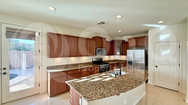 Building Photo - 7761 W Adam Ave