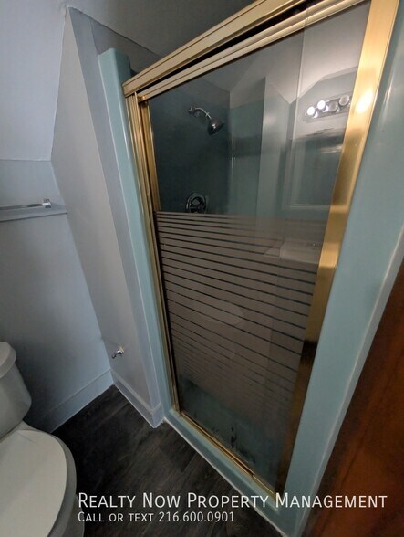 Building Photo - 15709 Northwood Ave