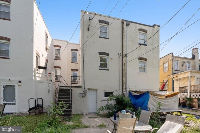 Building Photo - 540 46th St
