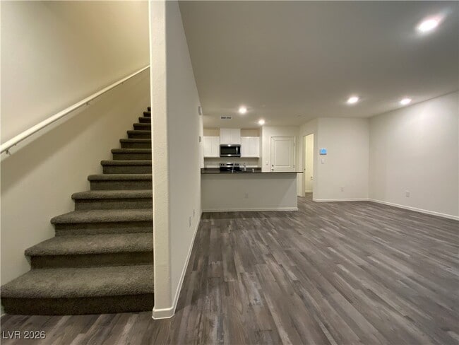 Building Photo - 4989 Fern Mesa Ave