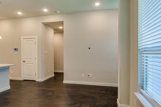 Building Photo - 1237 Pebblebrook Dr