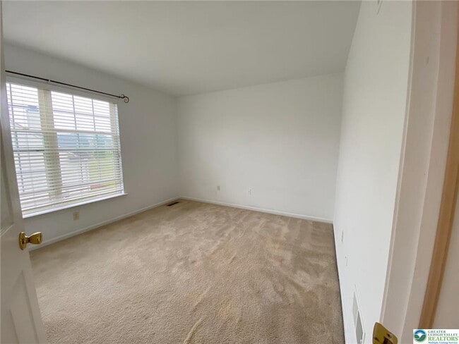 Building Photo - 2150 Rolling Meadow Dr