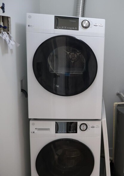 Building Photo - 4939 Call Pl SE