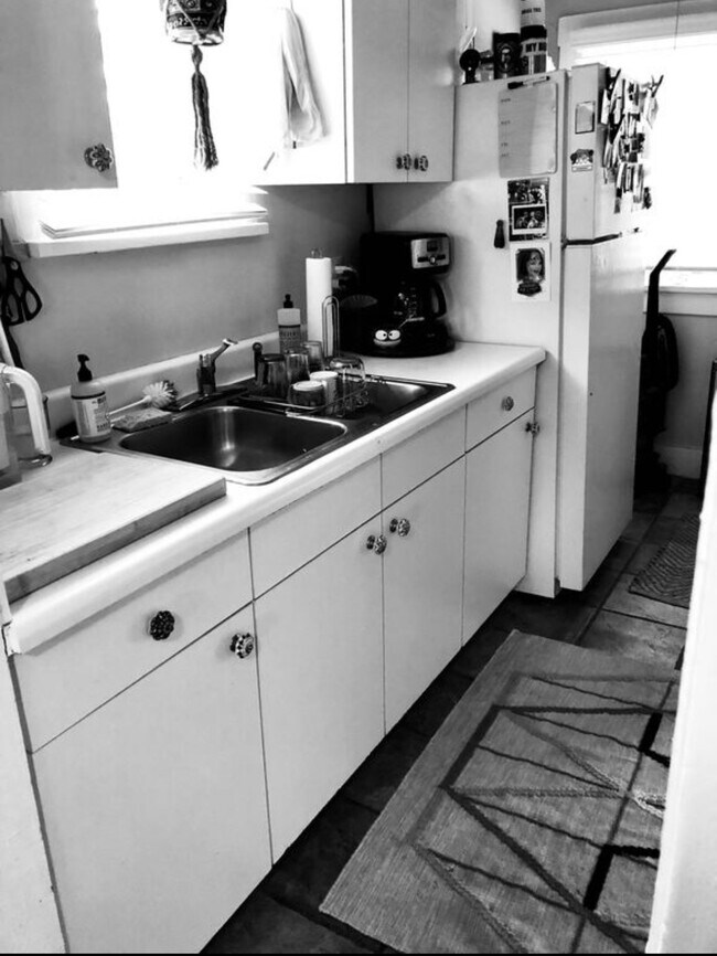 Building Photo - 2621 N Columbine St