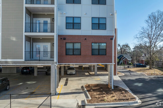 Building Photo - Benton Crossing I