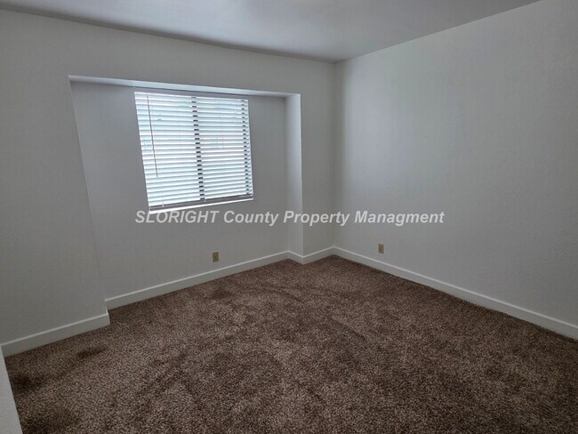 Building Photo - AVAILABLE NOW - 2 Bed / 1.5 Bath SLO Apartment