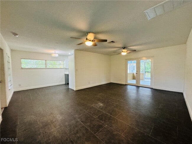 Building Photo - 311 Royal Palm Park Rd