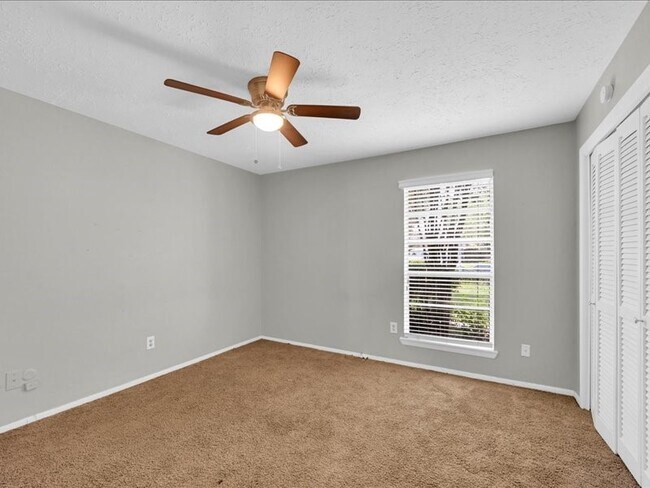 Building Photo - 8406 Daycoach Ln