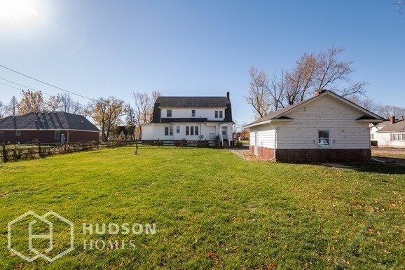 Building Photo - AVAILABLE NOW! - 340 W MAPLE STREET, DESHL...