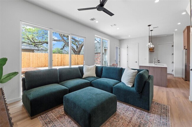 Building Photo - 506 Krebs Ln