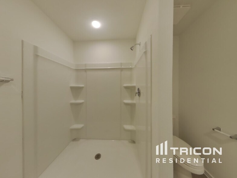 Building Photo - 3065 Dawn Sound Dr