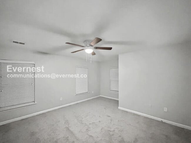 Building Photo - 3628 Hampshire Walk SW