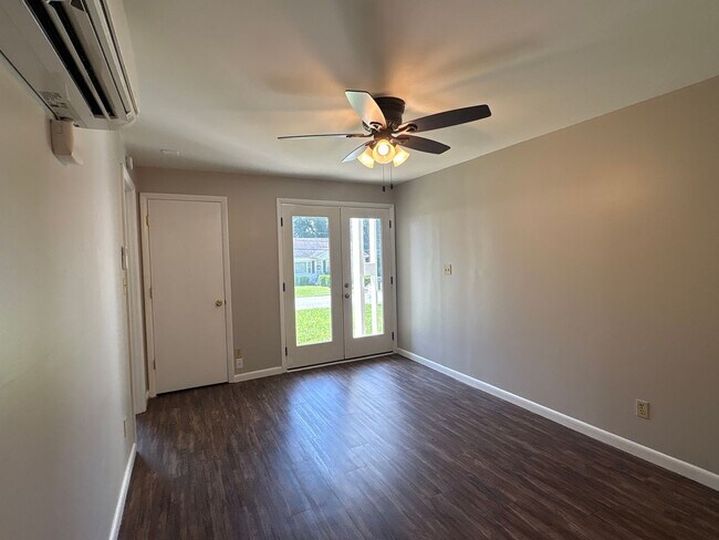 Building Photo - 408 3rd Ave NW