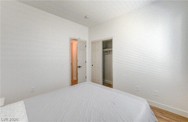 Building Photo - 3236 Rushing Waters Pl