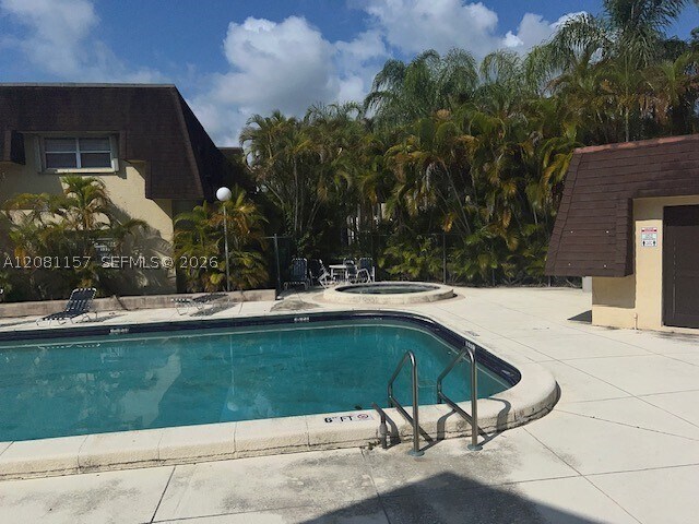 Building Photo - 13710 SW 90th Ave