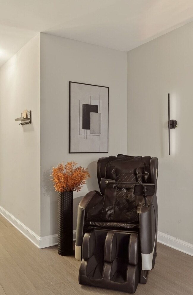 Building Photo - 1500 Arlington Blvd