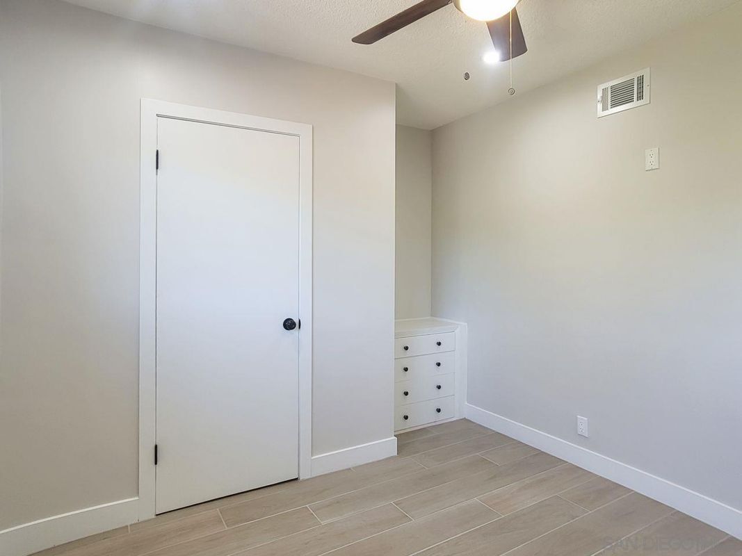 Building Photo - 151 W Hillside St