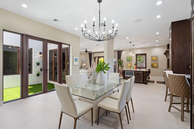 Building Photo - 1312 SE 2nd Ct