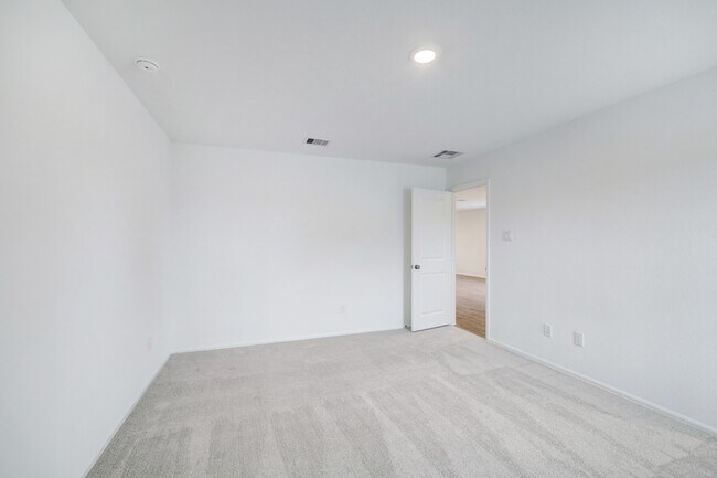 Building Photo - 8907 Estes Lks Dr
