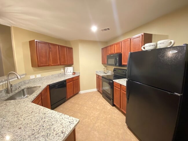 Building Photo - 513 Paddle Dr