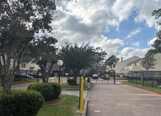 Building Photo - 14515 Wunderlich Dr