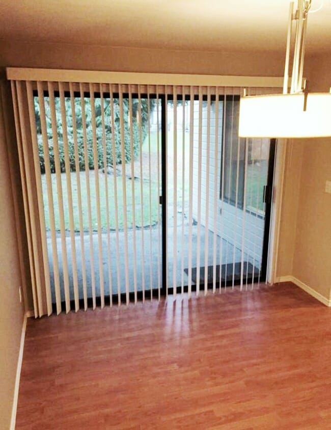 Building Photo - Ground level spacious condo