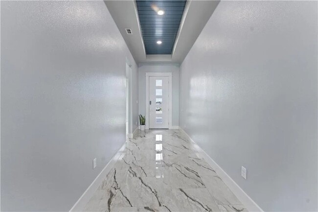 Building Photo - 2610 Lady Andrea Dr