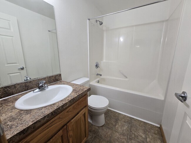 Building Photo - 324 Maylea Pl