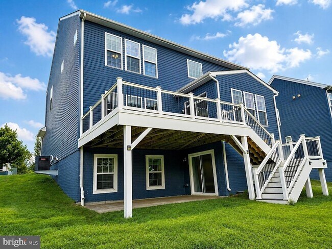 Building Photo - 3348 Burton Dr