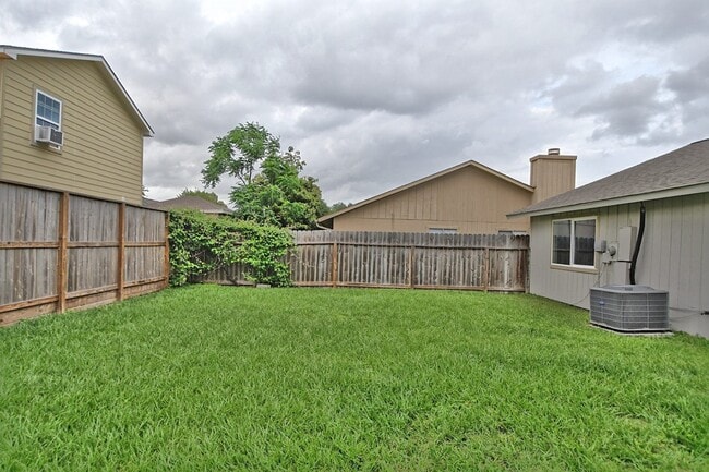 Building Photo - 6327 Porterway Dr