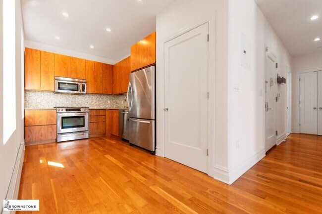 Primary Photo - 2 bedroom in Brooklyn NY 11201