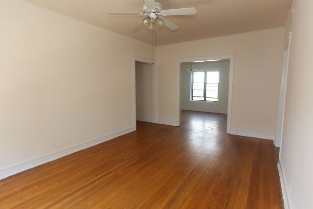 Building Photo - 836 W Waveland