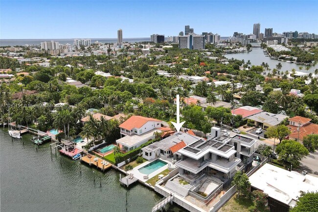 Building Photo - 1411 N Biscayne Point Rd