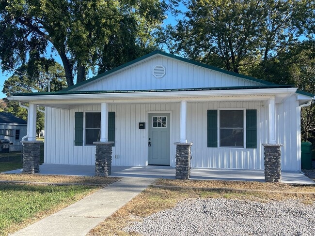 Primary Photo - Fully remodeled rancher