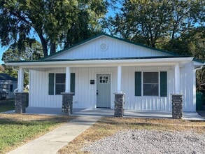 Building Photo - Fully remodeled rancher