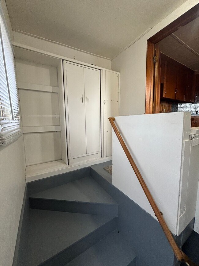 Building Photo - 2 Bedroom 2 Bathroom Single Family Home