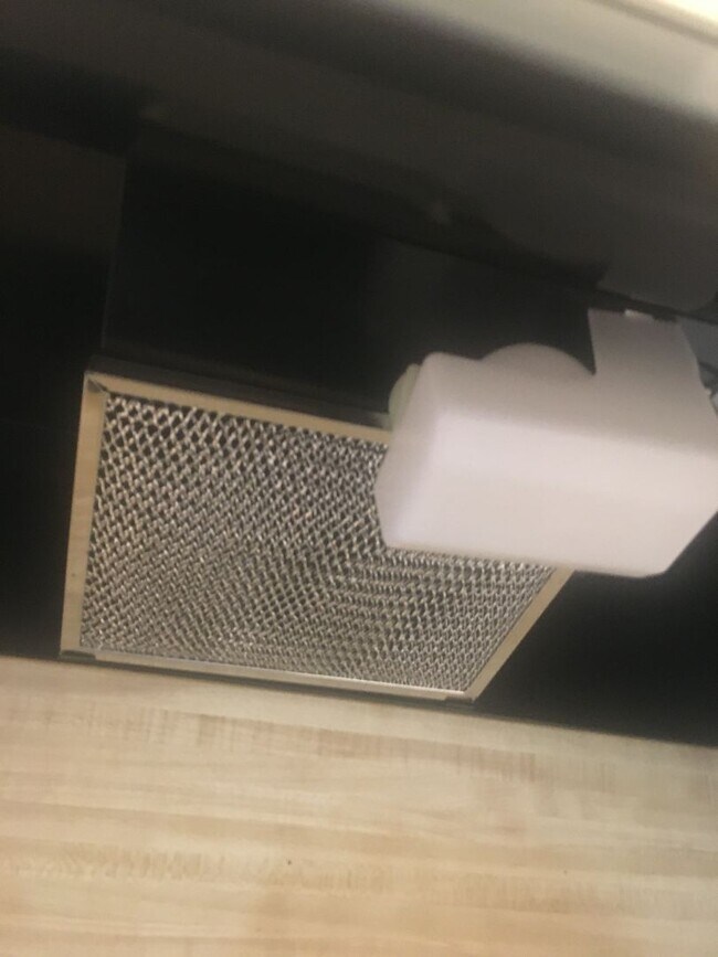 Building Photo - Chico 2 bed, one bath Duplex Private court...