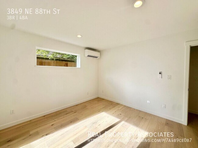 Building Photo - 3849 NE 88th St