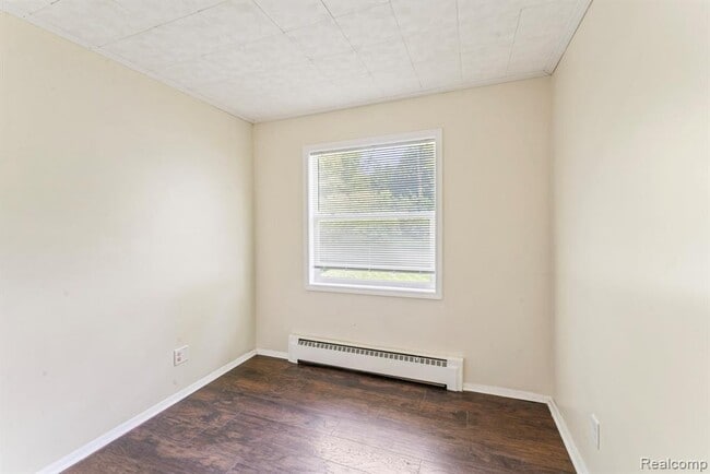 Building Photo - 4350 Otter Lake Rd