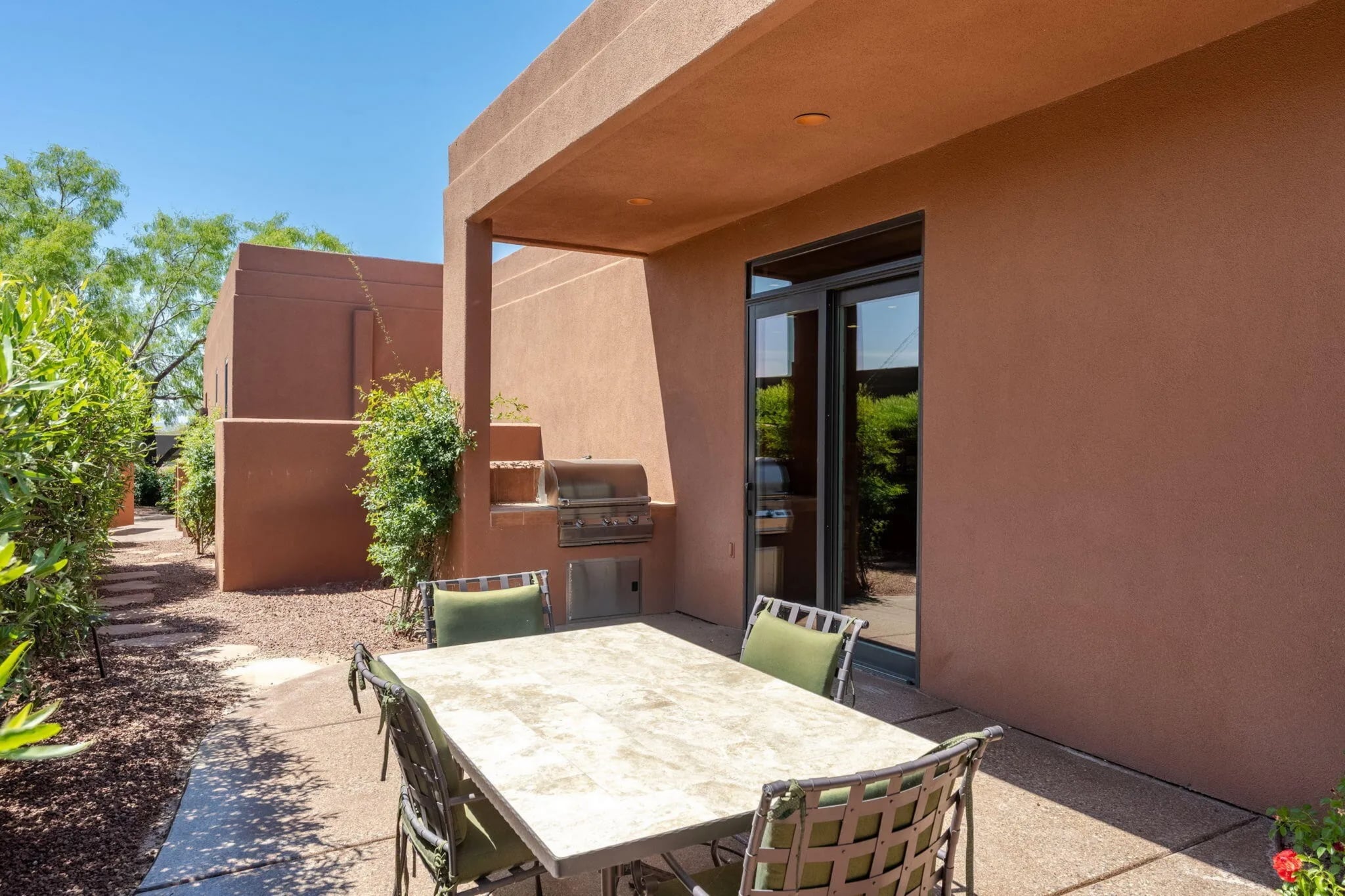 Built-In Gas Grill Adjacent to Indoor Dining Area - 1500 E Split Rock Dr