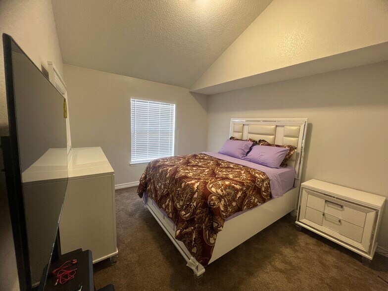 Building Photo - 485 Jeweled Mesa Ct