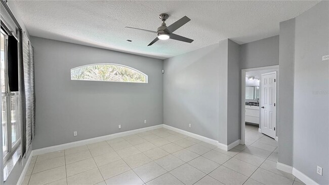 Building Photo - 4860 Chalfont Dr