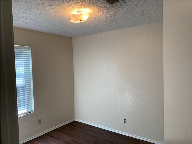 Building Photo - 2019 Redwing Way