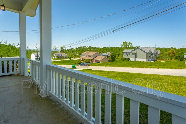 Building Photo - 8128 Fallen Maple Dr