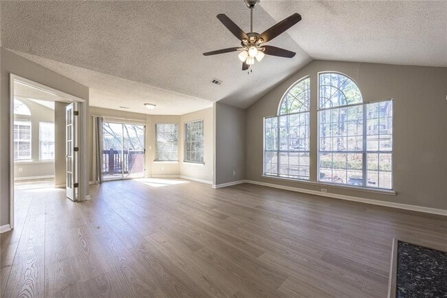 Building Photo - 1107 Sandy Ln Dr