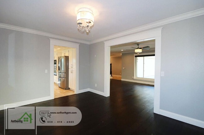 Building Photo - 251 Kamp Way