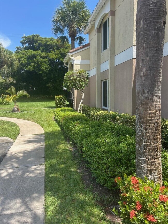 Building Photo - 815 Boynton Beach Blvd