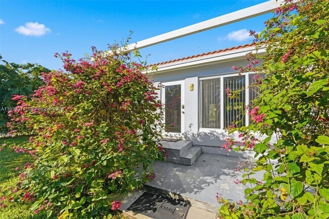 Building Photo - 1538 Funston St