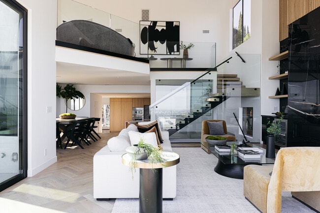 Building Photo - 7866 Fareholm Dr